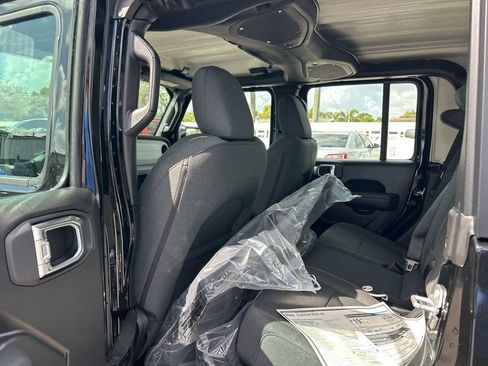 New 2026 Jeep Gladiator Sport AWD/4WD image 30