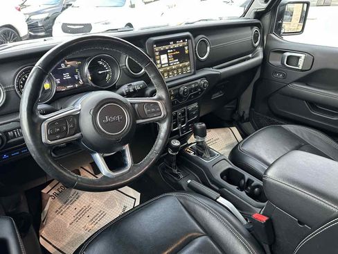 Used 2022 Jeep Wrangler Unlimited Sahara w/ Cold Weather Group image 15