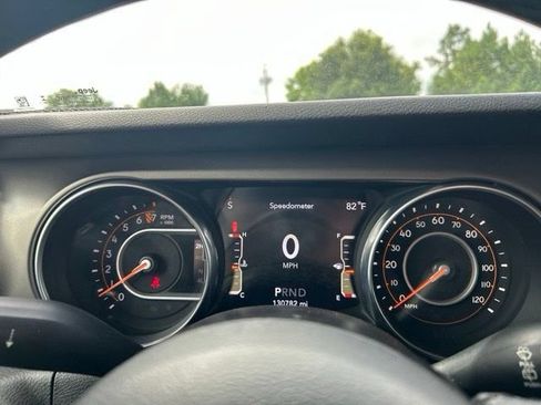 Used 2018 Jeep Wrangler Unlimited Sport S AWD/4WD image 24