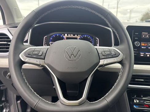New 2026 Volkswagen Taos SEL AWD/4WD image 18