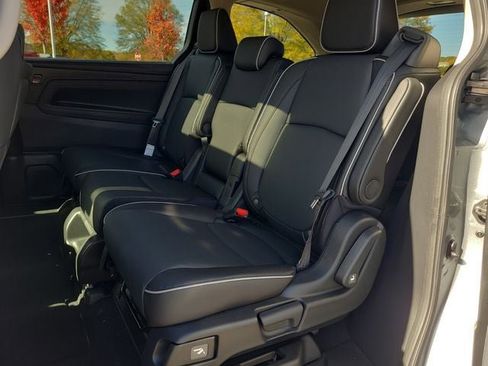 New 2026 Honda Odyssey Touring image 6