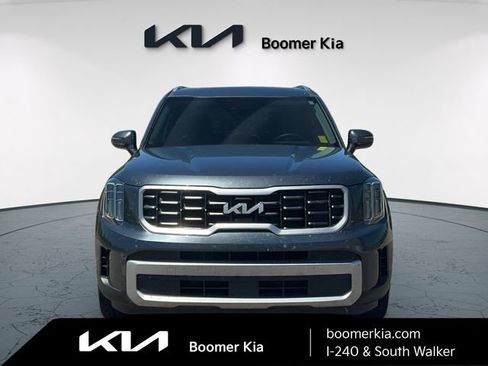 Used 2024 Kia Telluride S w/ S Sunroof Package FWD image 2