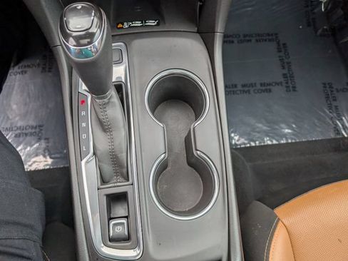 Used 2018 Chevrolet Equinox Premier FWD image 18