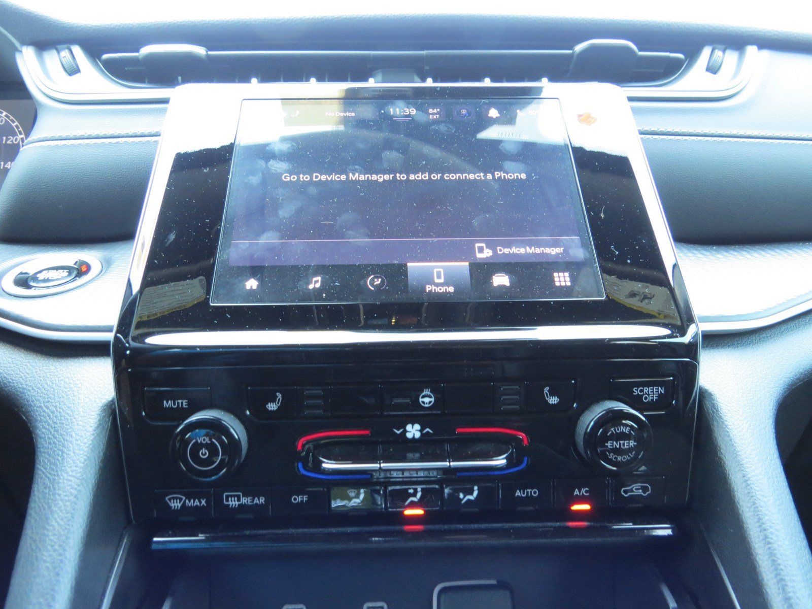 Used 2024 Jeep Grand Cherokee Altitude AWD/4WD image 21