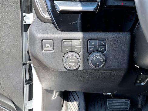 Used 2026 Chevrolet Silverado 1500 LT w/ Z71 Off-Road Package AWD/4WD image 30