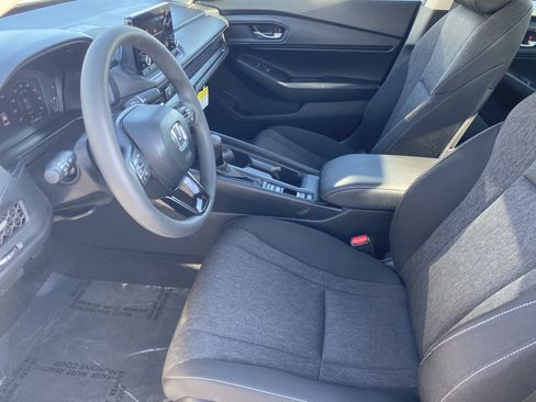 Used 2025 Honda Accord SE image 15