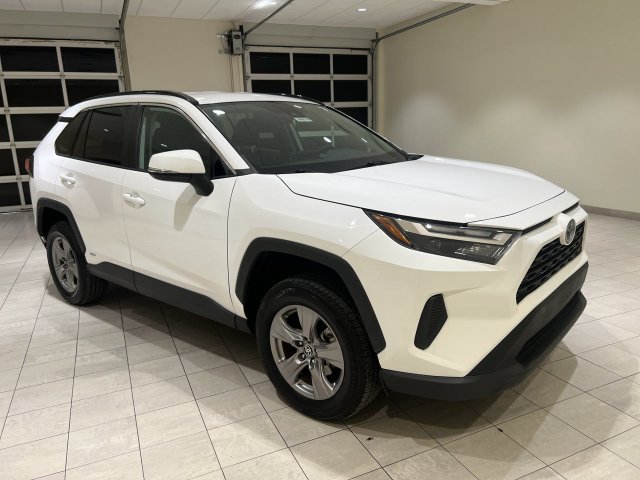 Used 2023 Toyota RAV4 LE AWD/4WD image 7