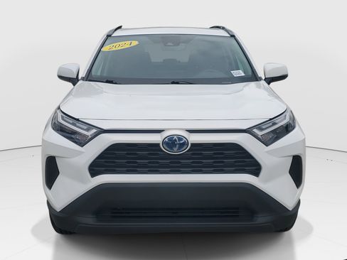 Used 2024 Toyota RAV4 XLE image 3