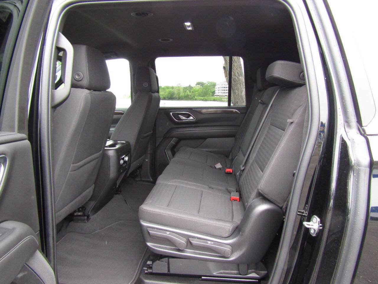 Used 2022 GMC Yukon XL SLE AWD/4WD image 11