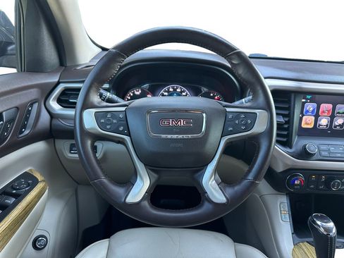 Used 2019 GMC Acadia Denali w/ Technology Package FWD image 11