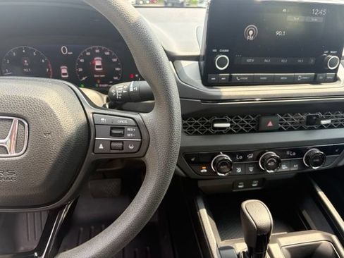 Used 2025 Honda Accord SE image 29