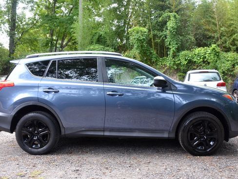 Used 2014 Toyota RAV4 LE AWD/4WD image 4