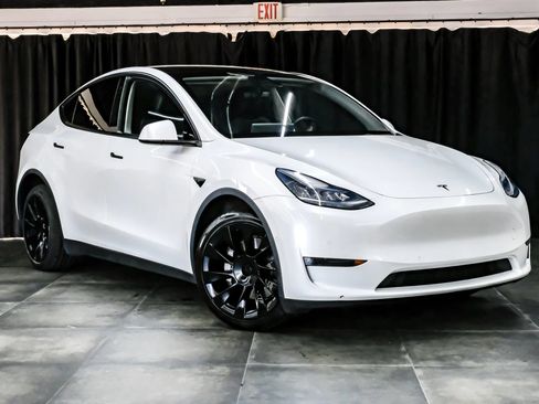 Used 2021 Tesla Model Y Long Range AWD/4WD image 7
