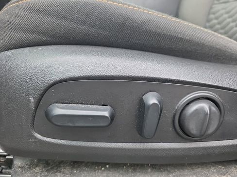 Used 2019 Chevrolet Equinox LT image 12