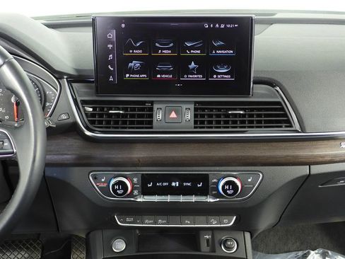 Used 2023 Audi Q5 2.0T Premium w/ Convenience Package image 26