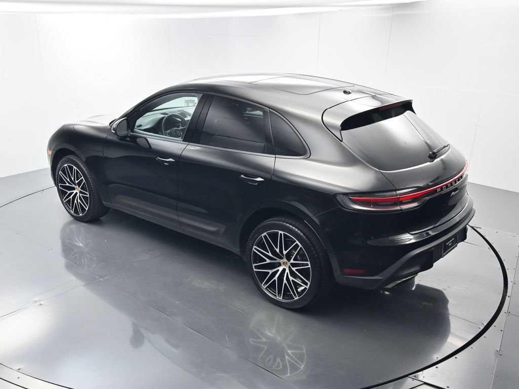 Used 2023 Porsche Macan AWD/4WD image 36
