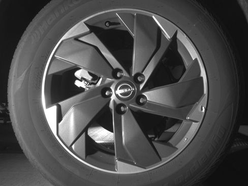 Used 2025 Nissan Rogue SV image 15