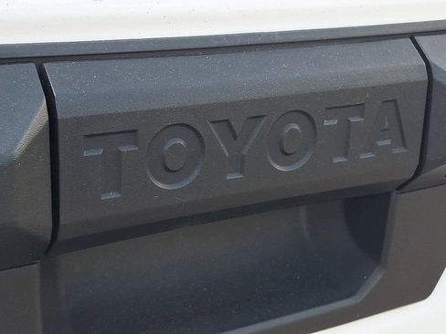 Certified 2024 Toyota Tacoma TRD Off-Road w/ TRD Off Road Upgrade Package AWD/4WD image 30