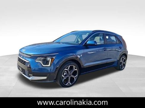 New 2025 Kia Niro EX Touring image 2