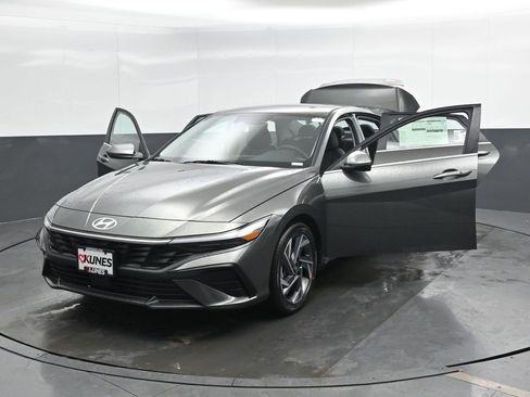 New 2026 Hyundai Elantra Limited image 52