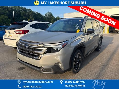 Used 2025 Subaru Forester Limited AWD/4WD image 3