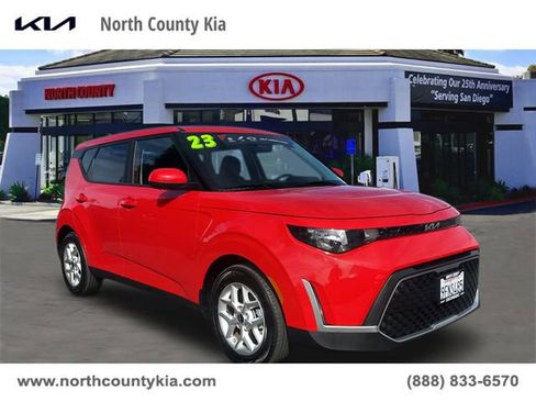 Certified 2023 Kia Soul LX w/ LX Technology Package image 1