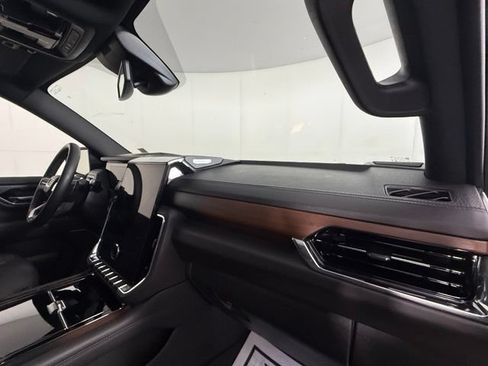 Used 2026 GMC Yukon XL Denali w/ Sun & Power Step Package AWD/4WD image 32
