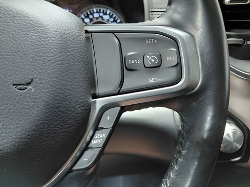 Used 2020 RAM 1500 Laramie AWD/4WD image 38