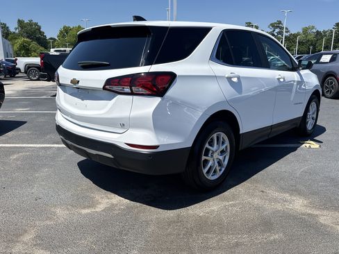 Used 2024 Chevrolet Equinox LT FWD image 17
