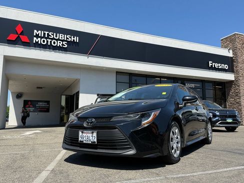 Used 2025 Toyota Corolla LE FWD image 3