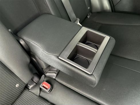 Used 2018 Toyota RAV4 LE FWD image 51