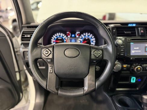 Used 2018 Toyota 4Runner TRD Off-Road Premium AWD/4WD image 17