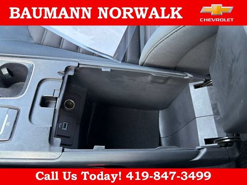 Used 2017 Ford Fusion SE w/ Fusion SE Technology Package FWD image 36