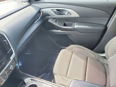 Used 2021 Chevrolet Traverse LT image 26