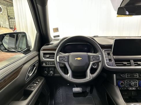 Used 2024 Chevrolet Tahoe Premier AWD/4WD image 14