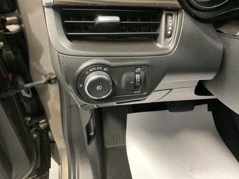 Used 2019 Buick Envision Essence image 11