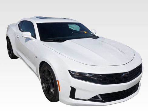 Used 2020 Chevrolet Camaro LT w/ RS Package image 2