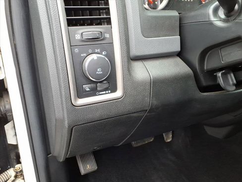 Used 2014 RAM 1500 Express image 18