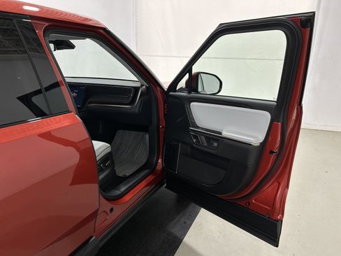 Used 2023 Rivian R1T Adventure Dual AWD/4WD image 18
