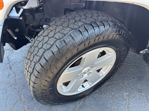 Used 2012 Jeep Wrangler Sahara AWD/4WD image 17