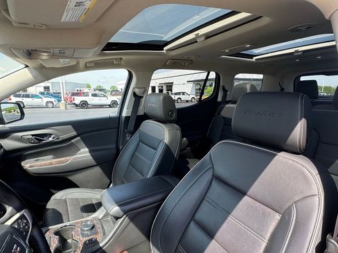 Used 2023 GMC Acadia Denali w/ Denali Ultimate Package image 9