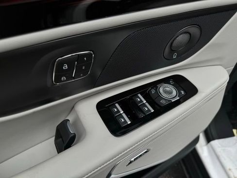 New 2026 Lincoln Nautilus Reserve w/ Jet Appearance Package image 13