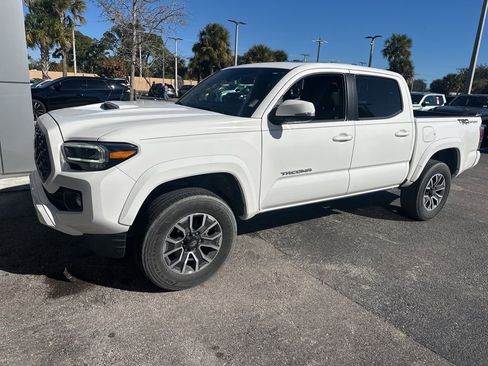 Used 2022 Toyota Tacoma TRD Sport w/ TRD Premium Sport Package image 8