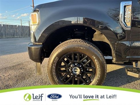 Used 2022 Ford F250 XLT w/ Black Appearance Package image 23