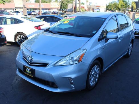 Used 2012 Toyota Prius V Three image 4