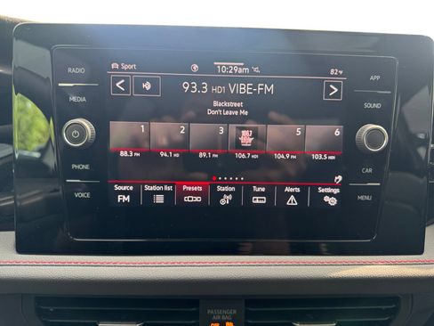 Used 2025 Volkswagen Jetta GLI Autobahn FWD image 25