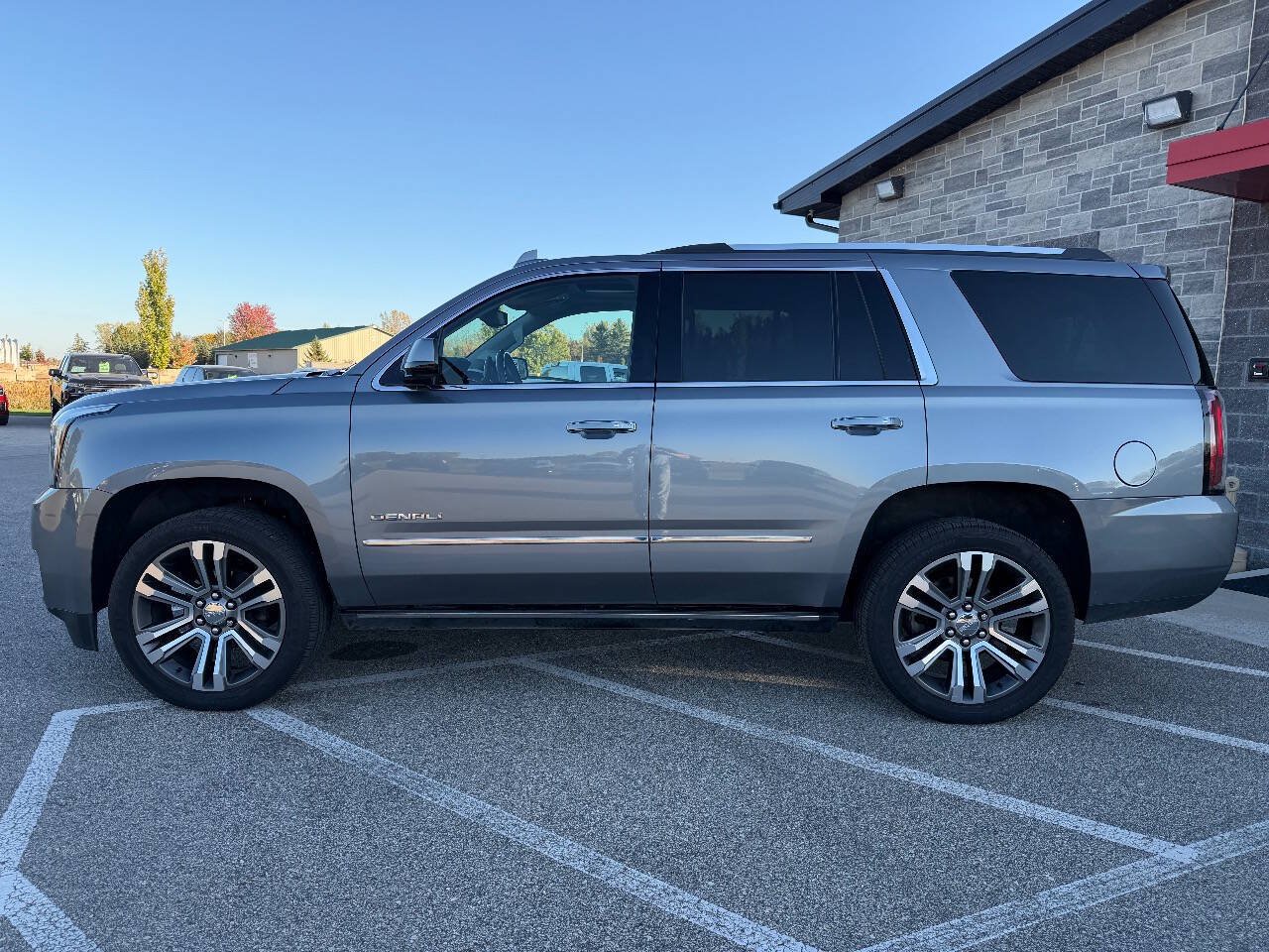 Used 2020 GMC Yukon Denali w/ Denali Premium Package AWD/4WD image 7
