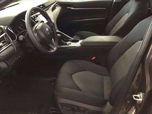 Certified 2018 Toyota Camry LE w/ Convenience Package FWD image 10
