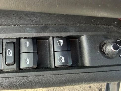Used 2024 Jeep Compass Trailhawk w/ Trailhawk Elite Group AWD/4WD image 14