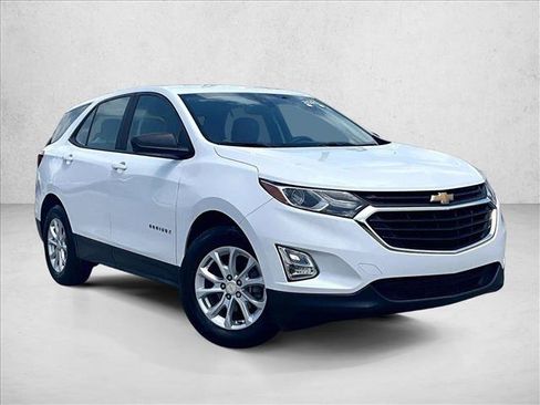 Used 2021 Chevrolet Equinox LS FWD image 12